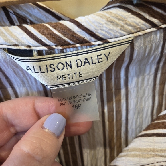 ‼️3/$30‼️ BUTTON DOWN BLOUSE MULTI BROWN COLORS STRIPED 16P - Picture 2 of 10